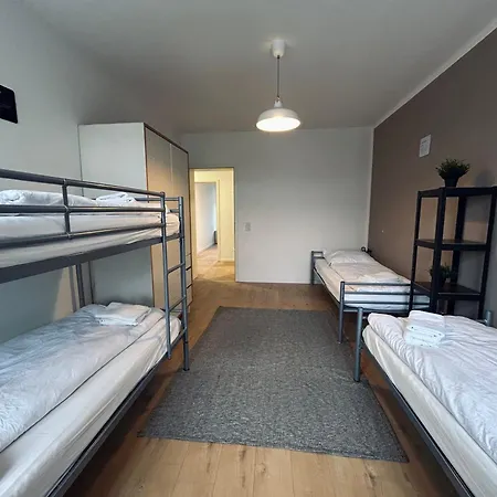 Geraeumige I 6 Betten I Balkon & Stellplatz דירה *