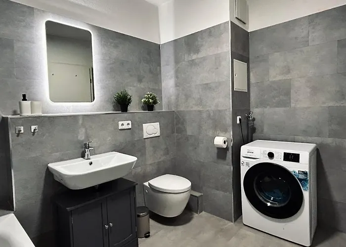 Geraeumige I 6 Betten I Balkon & Stellplatz Leipzig