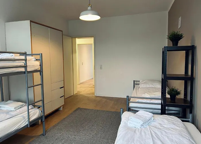 Geraeumige I 6 Betten I Balkon & Stellplatz *