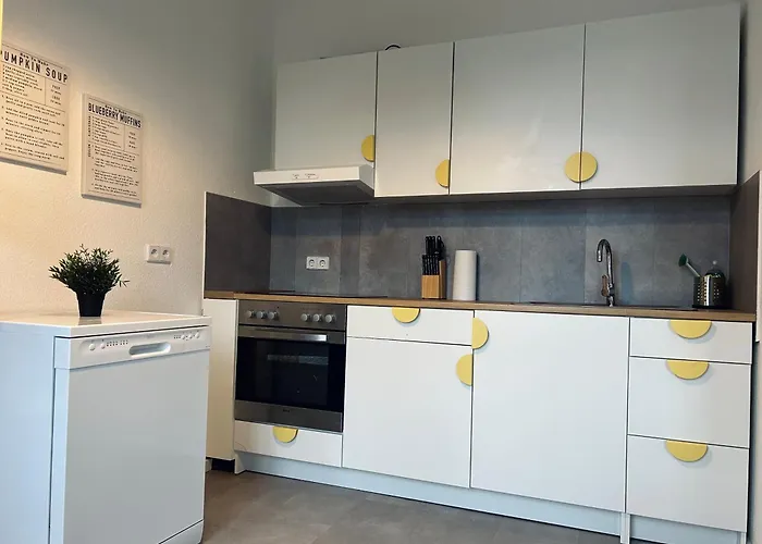 Geraeumige I 6 Betten I Balkon & Stellplatz Lipsk